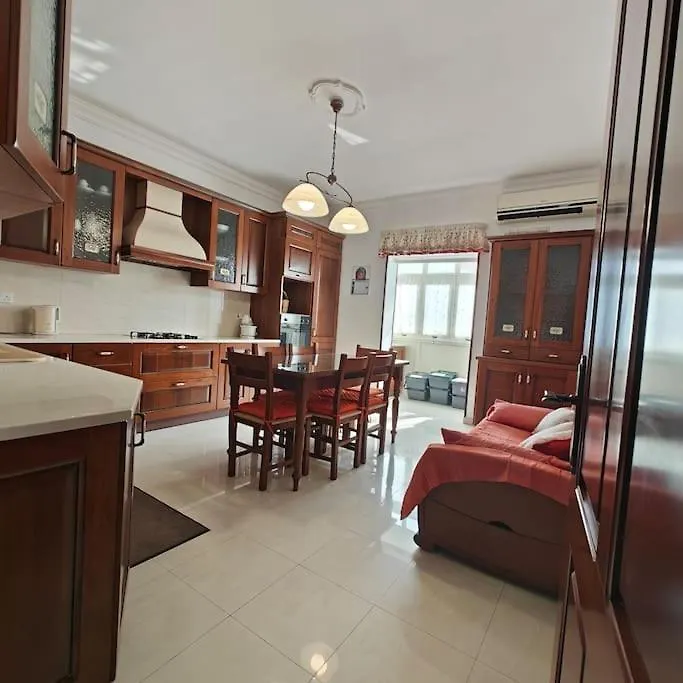 Spacious 4-Bedroom Apartment Mosta